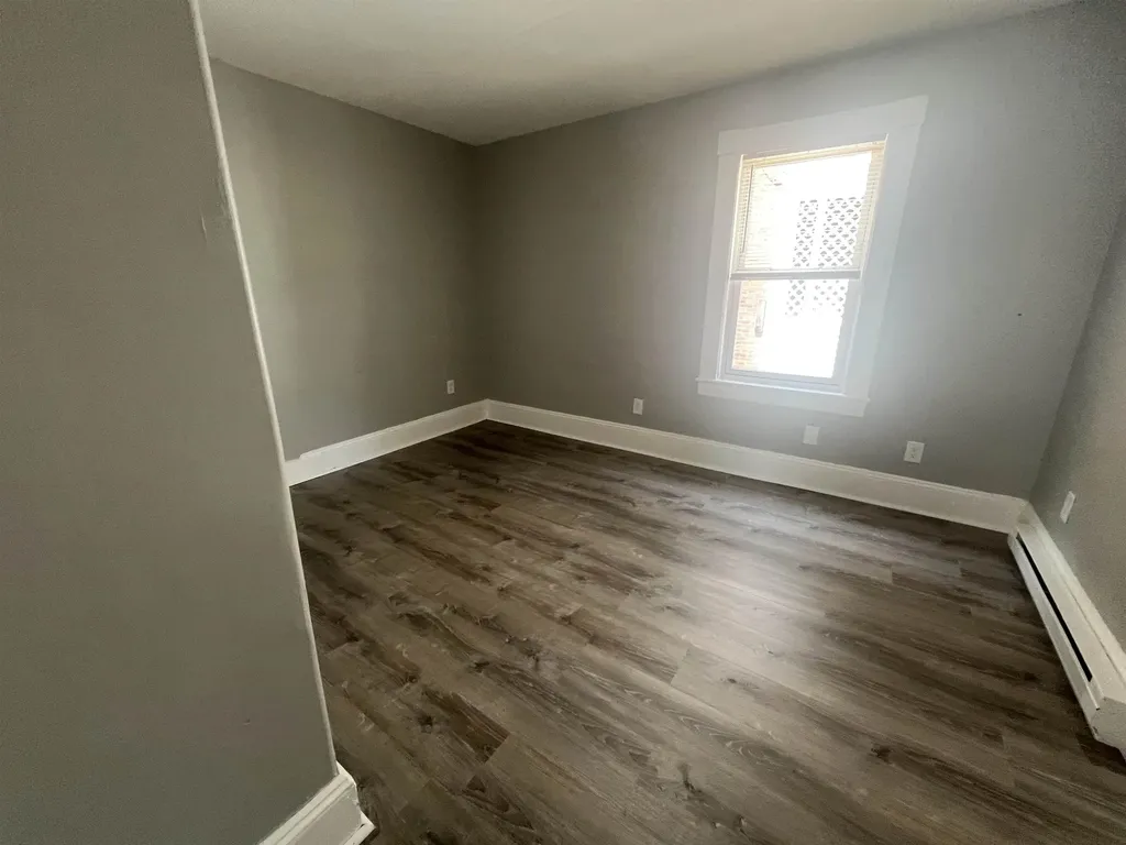 76 Ledge Street Nashua NH 03060