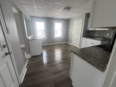 76 Ledge Street Nashua NH 03060