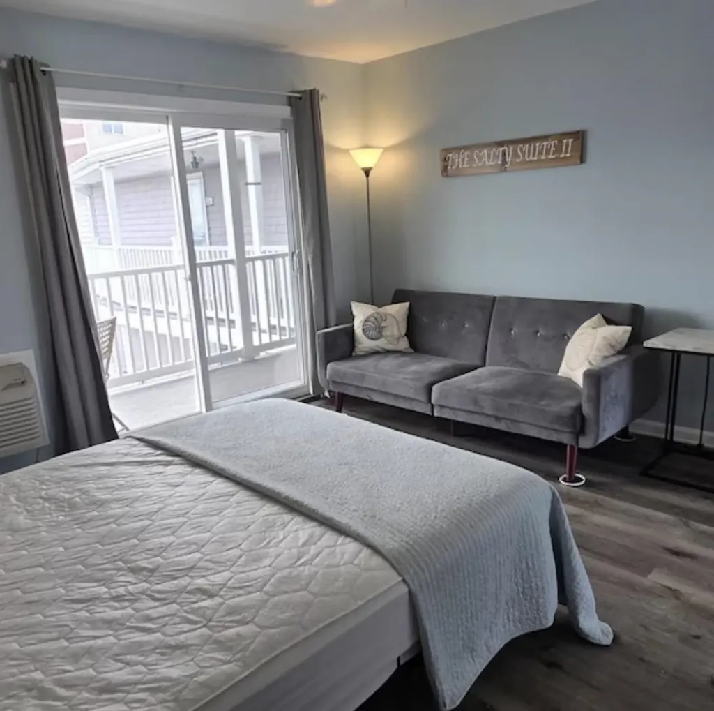 6 Ashworth Avenue Hampton NH 03842