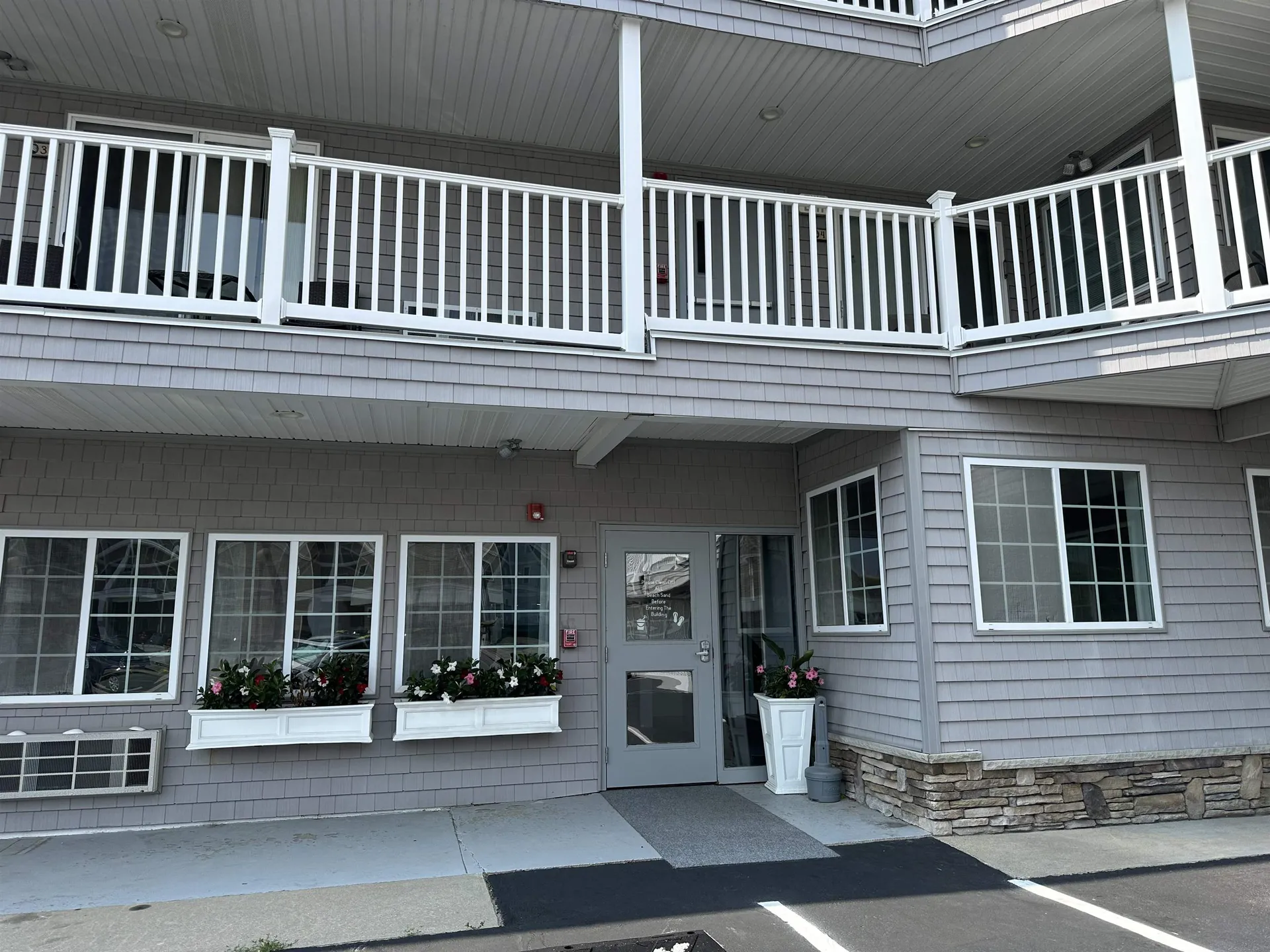 6 Ashworth Avenue Hampton NH 03842