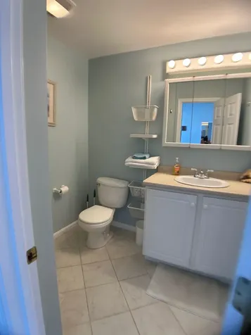 6 Ashworth Avenue Hampton NH 03842