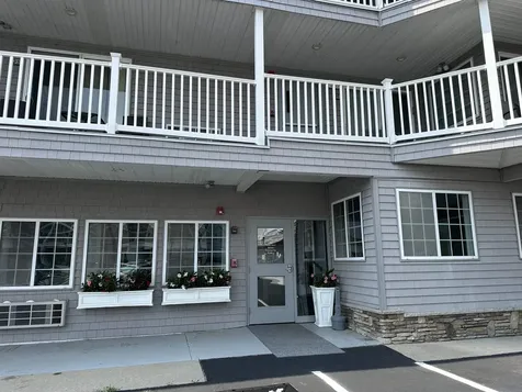 6 Ashworth Avenue Hampton NH 03842