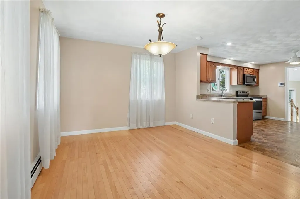 27 Lexington Avenue Manchester NH 03104