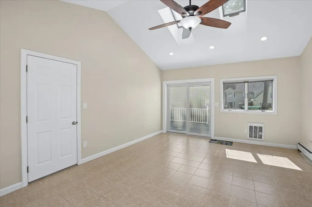 27 Lexington Avenue Manchester NH 03104
