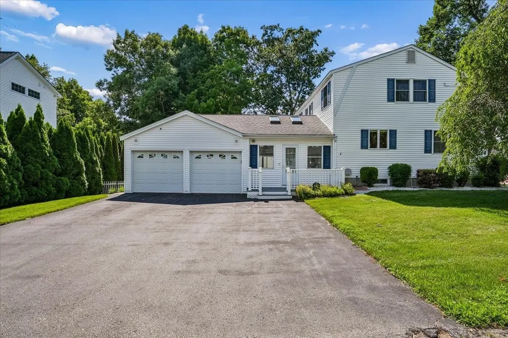 27 Lexington Avenue Manchester NH 03104