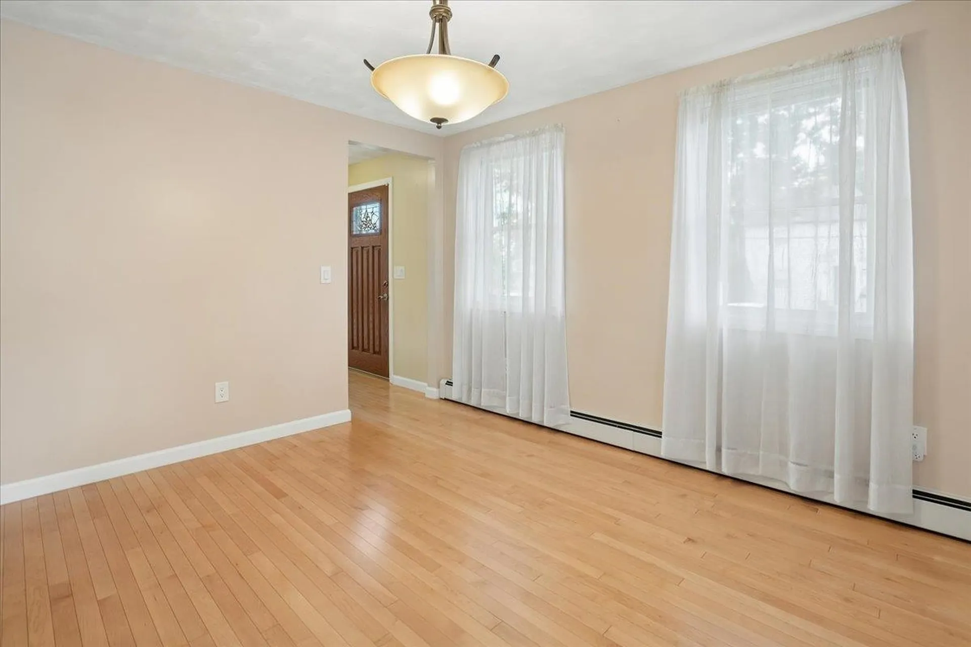 27 Lexington Avenue Manchester NH 03104
