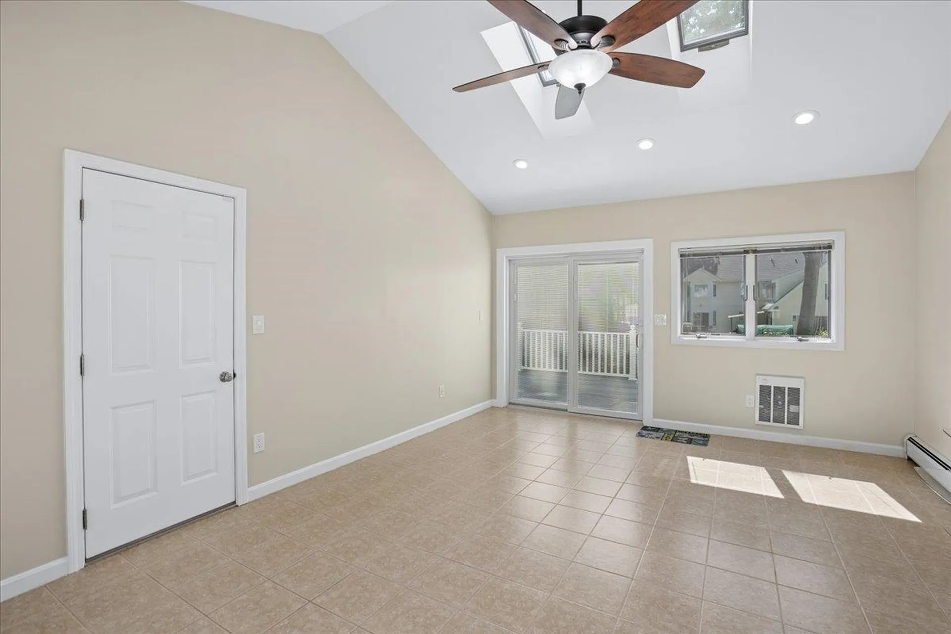 27 Lexington Avenue Manchester NH 03104