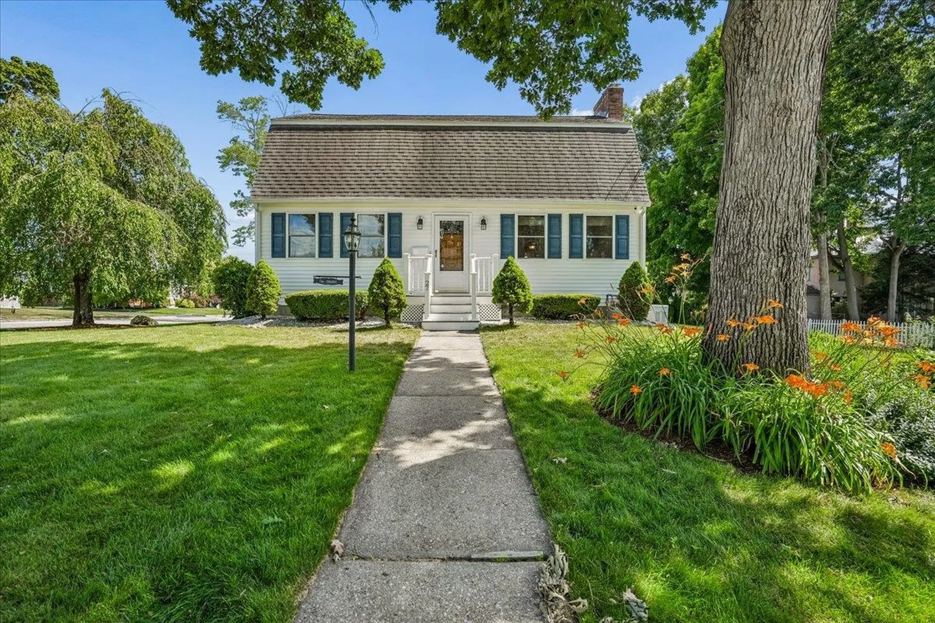 27 Lexington Avenue Manchester NH 03104