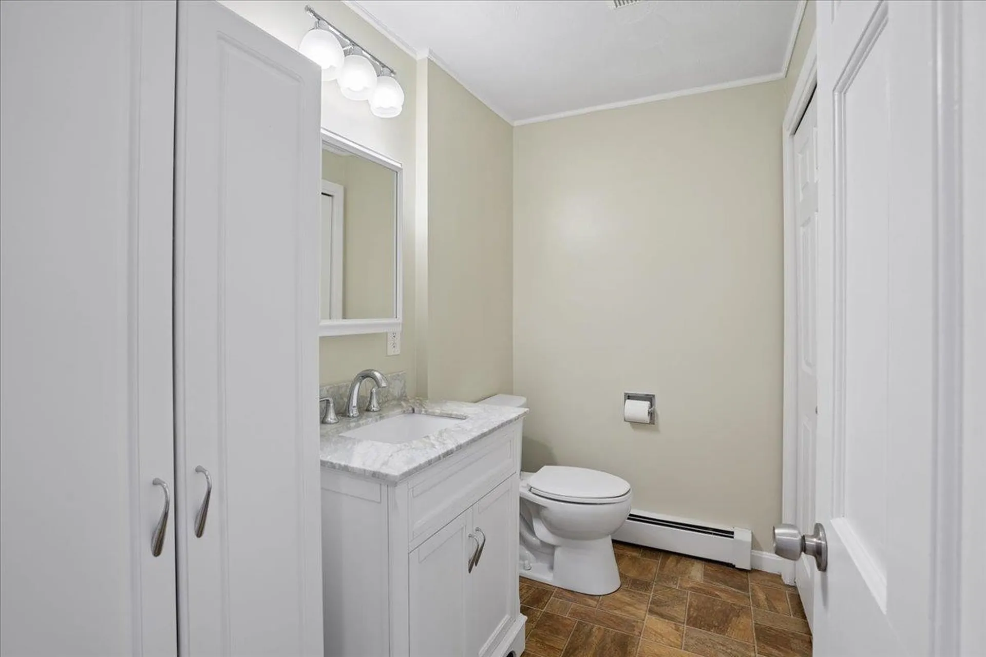 27 Lexington Avenue Manchester NH 03104