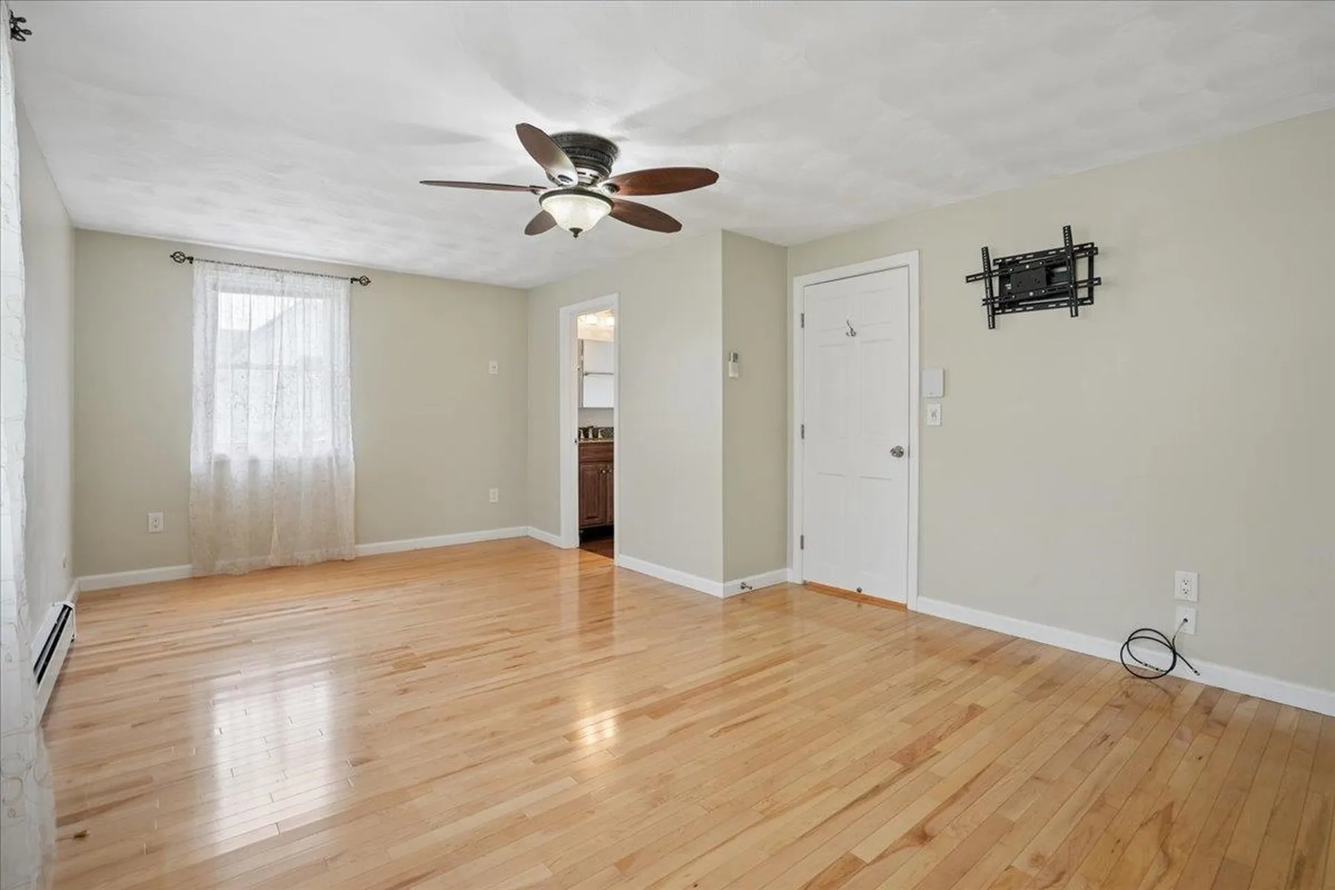 27 Lexington Avenue Manchester NH 03104