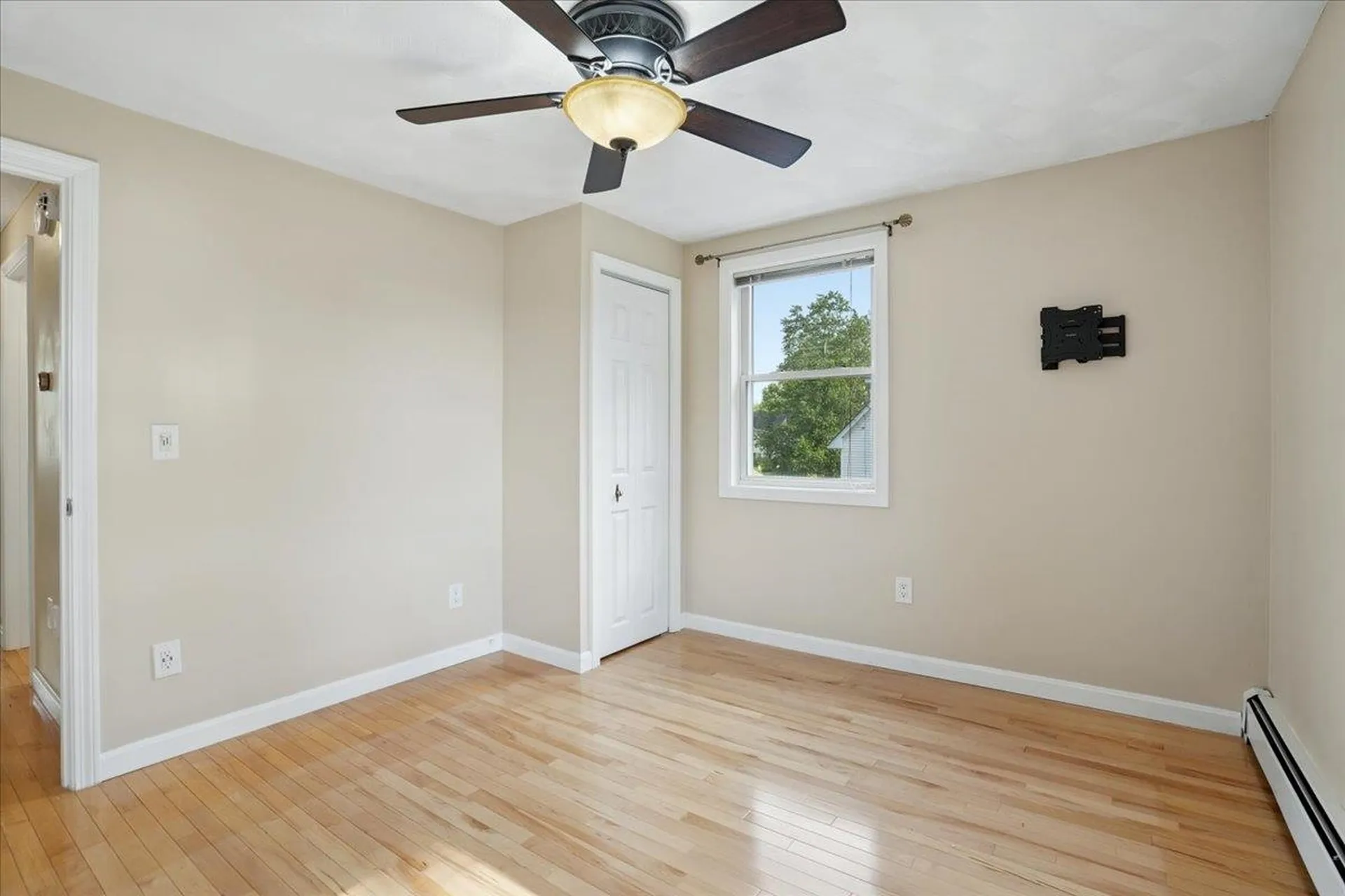27 Lexington Avenue Manchester NH 03104