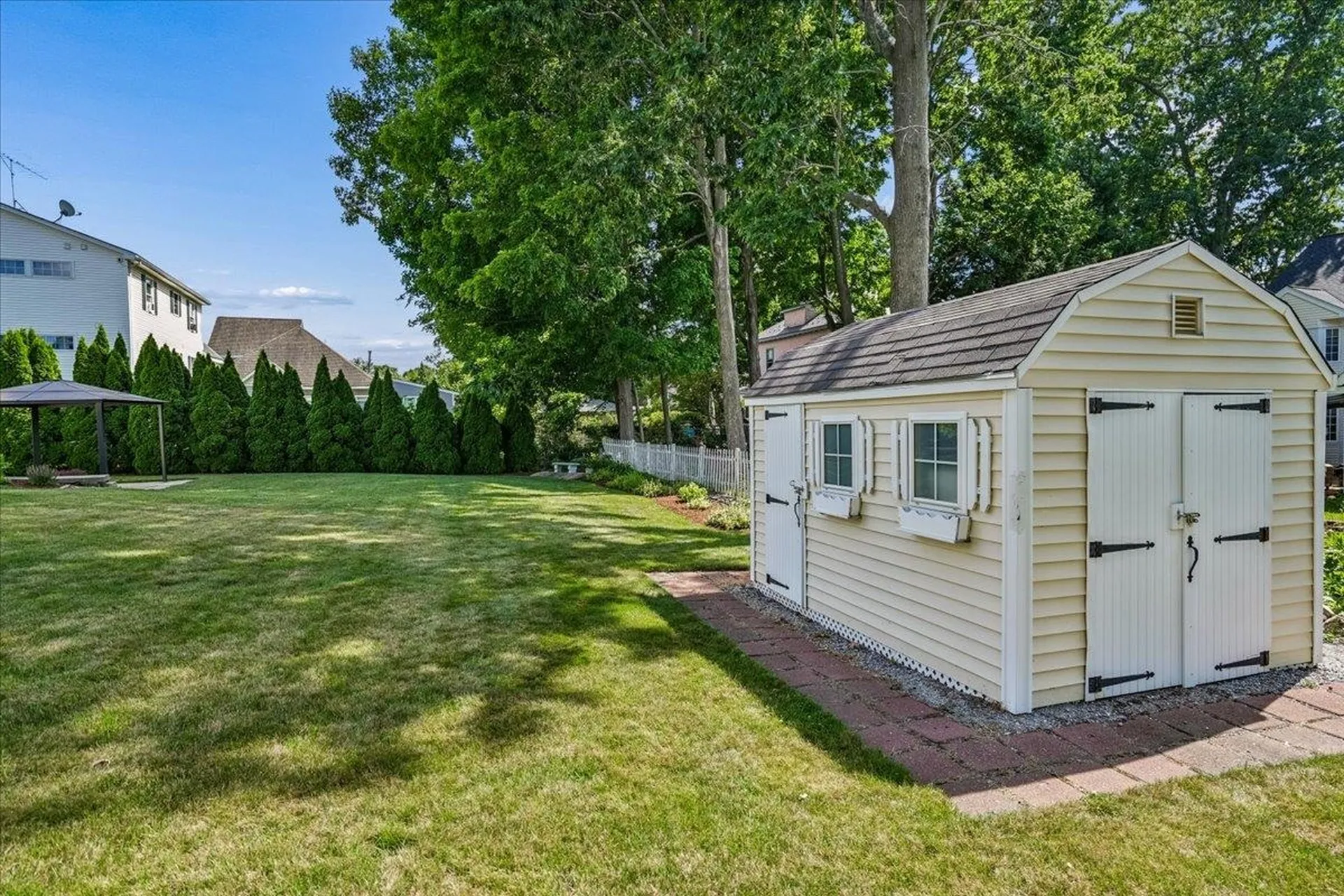 27 Lexington Avenue Manchester NH 03104