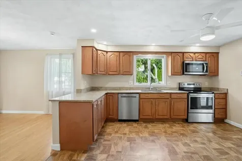 27 Lexington Avenue Manchester NH 03104
