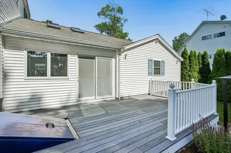 27 Lexington Avenue Manchester NH 03104