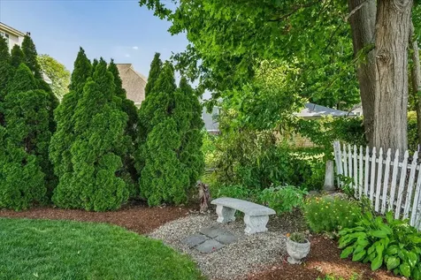 27 Lexington Avenue Manchester NH 03104