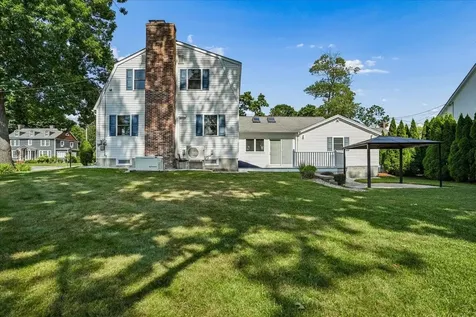 27 Lexington Avenue Manchester NH 03104