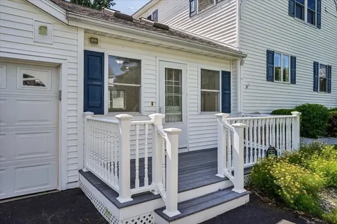 27 Lexington Avenue Manchester NH 03104