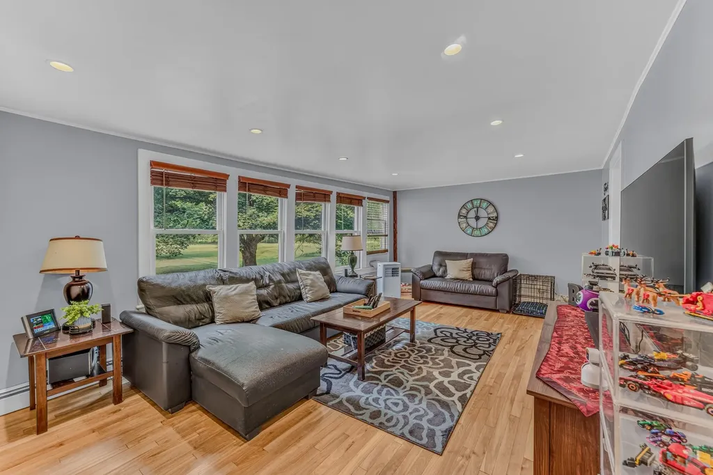 5294 Main S Street Newbury VT 05051