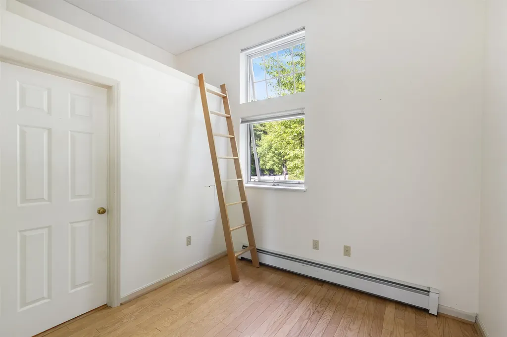 16 Hemlock Ridge Drive Hartford VT 05001