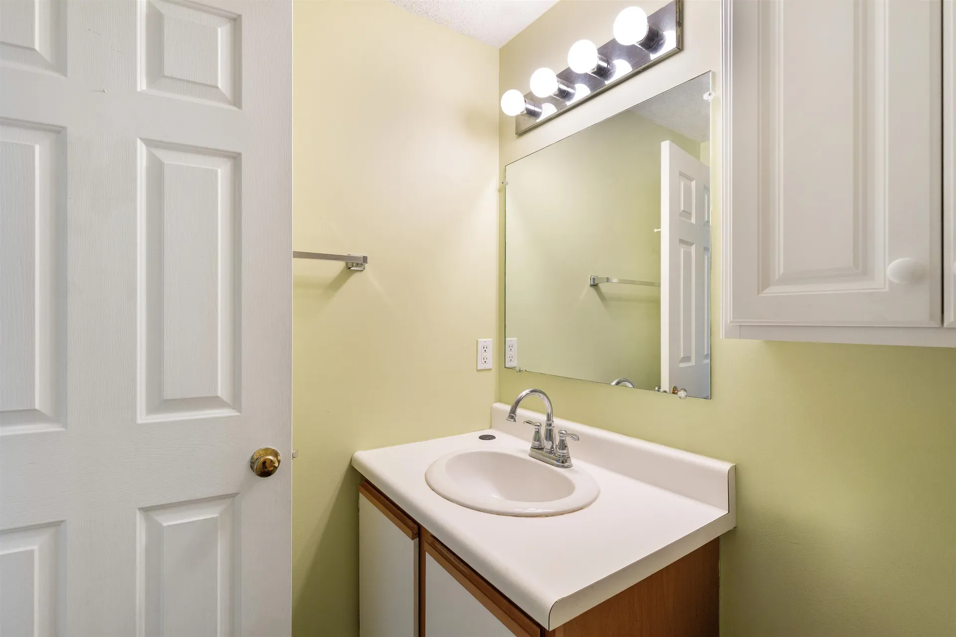 16 Hemlock Ridge Drive Hartford VT 05001