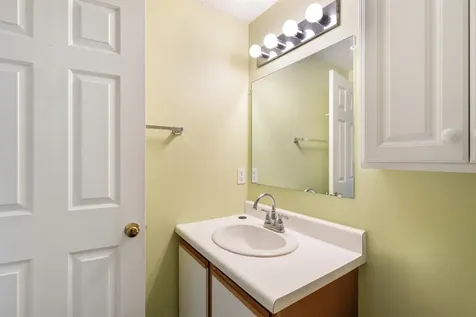 16 Hemlock Ridge Drive Hartford VT 05001