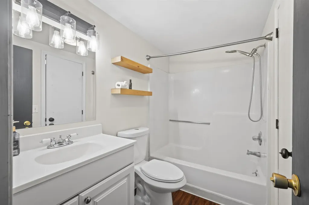 802 Piscassic Street Newmarket NH 03857