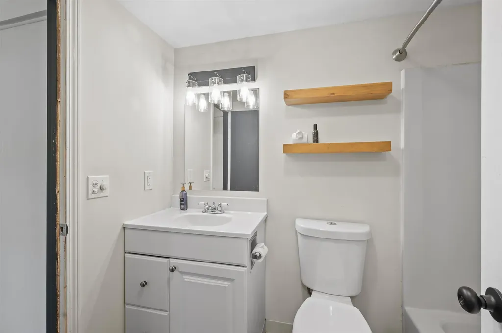 802 Piscassic Street Newmarket NH 03857