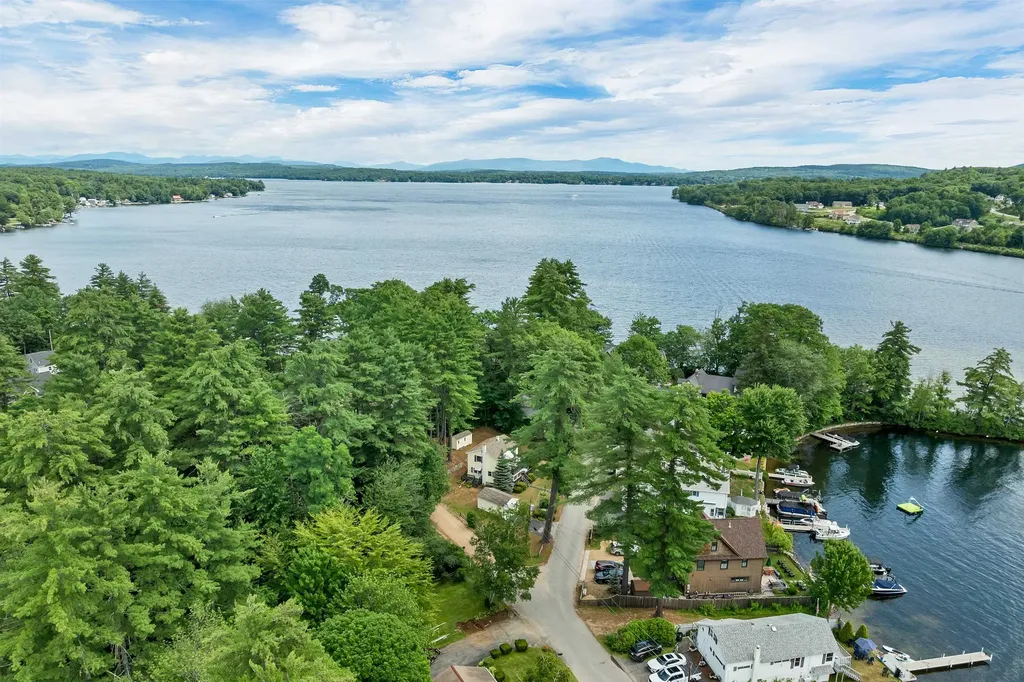 32 Bay Shore Drive Sanbornton NH 03269