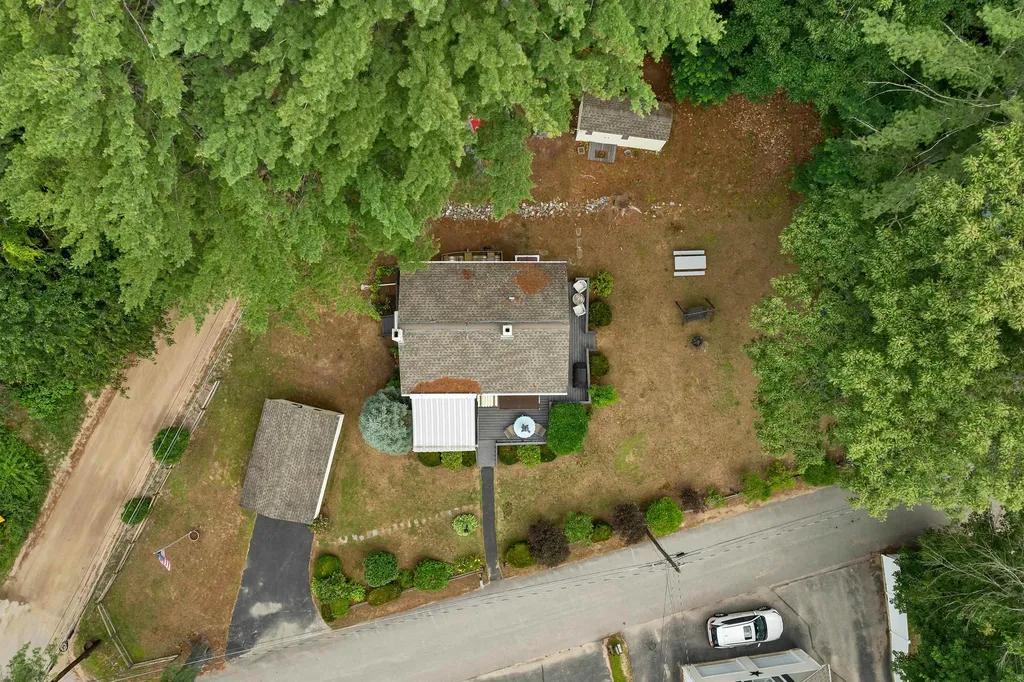 32 Bay Shore Drive Sanbornton NH 03269
