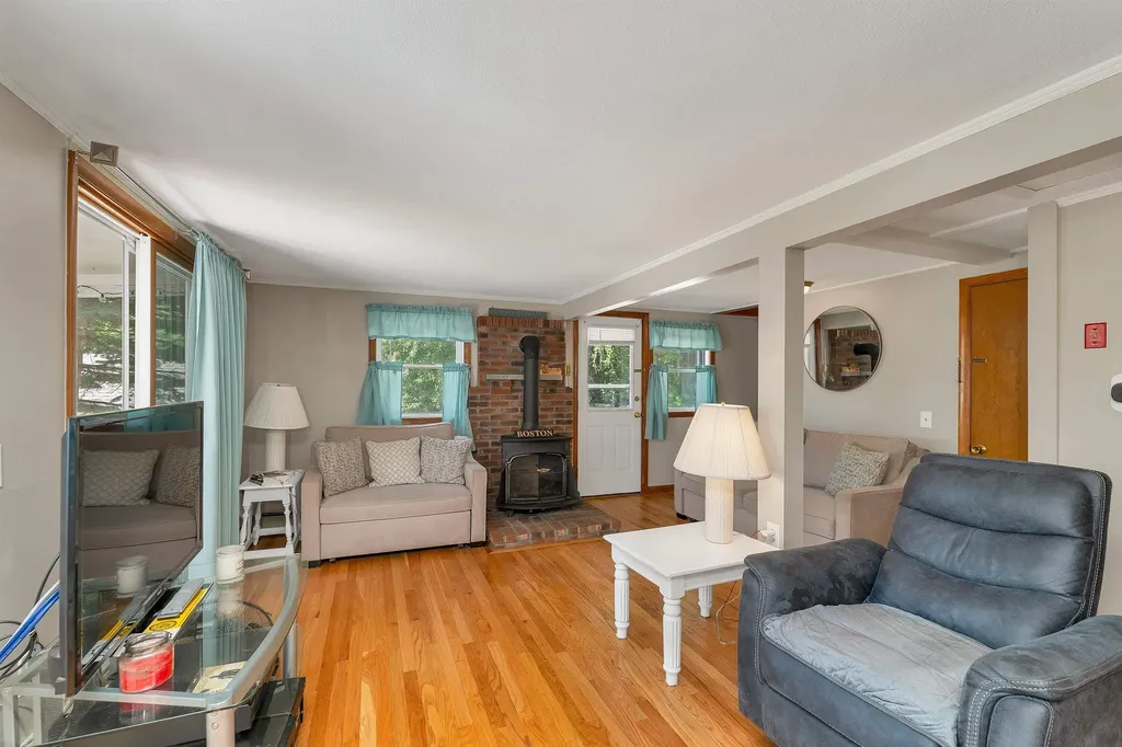 32 Bay Shore Drive Sanbornton NH 03269