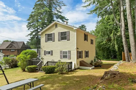 32 Bay Shore Drive Sanbornton NH 03269
