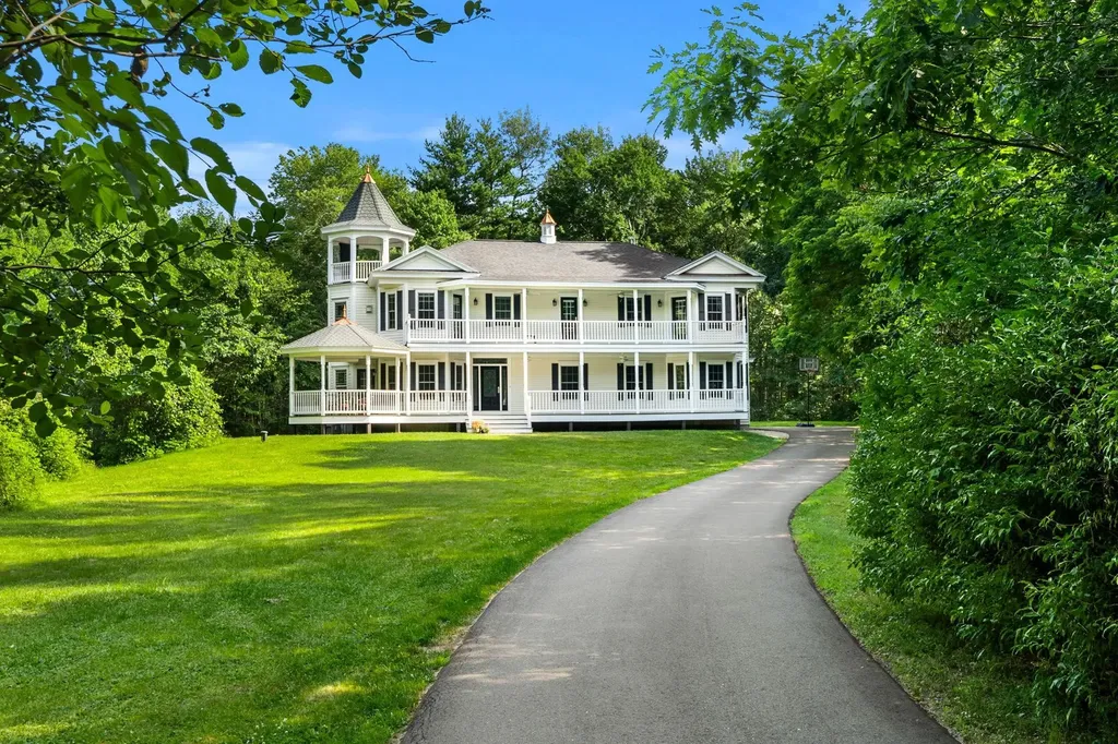 38 Rowell E Road Brentwood NH 03833