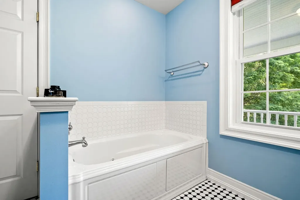 38 Rowell E Road Brentwood NH 03833
