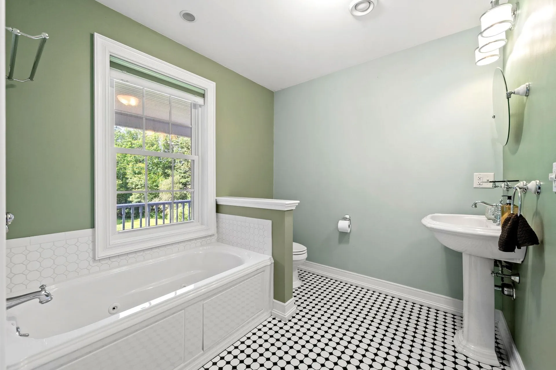38 Rowell E Road Brentwood NH 03833
