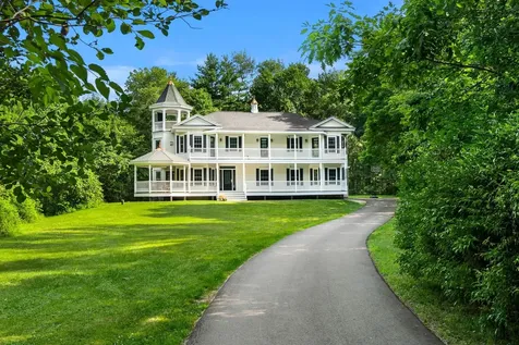 38 Rowell E Road Brentwood NH 03833