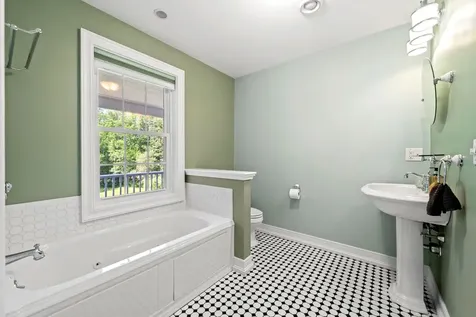 38 Rowell E Road Brentwood NH 03833