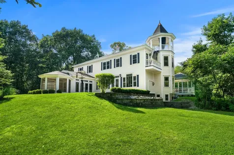 38 Rowell E Road Brentwood NH 03833