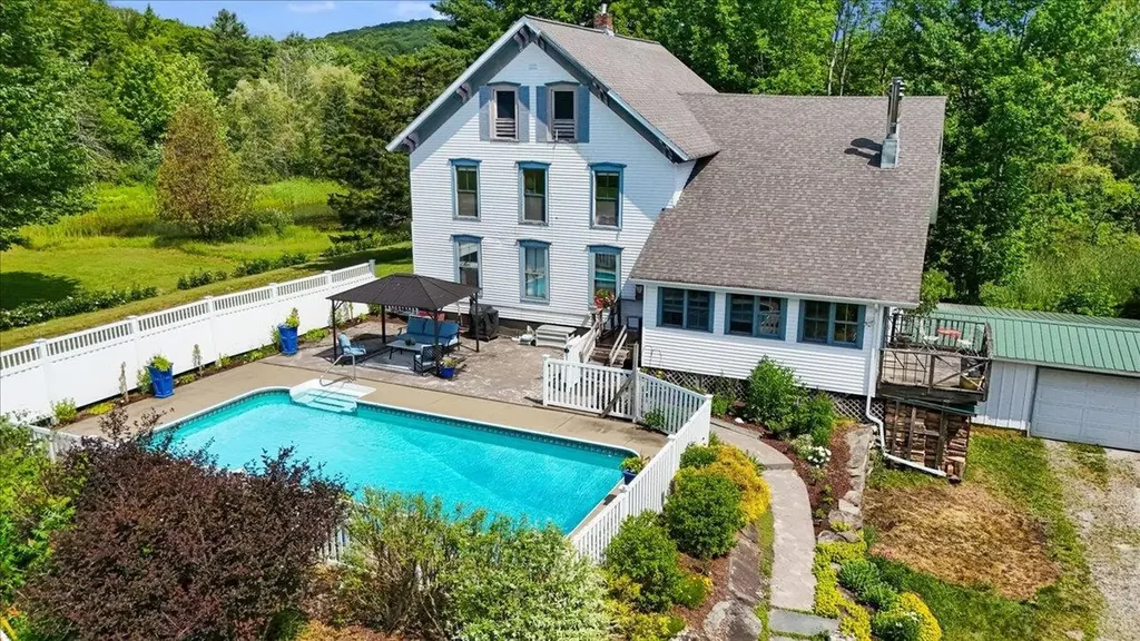 5 Black Dog Lane Underhill VT 05489