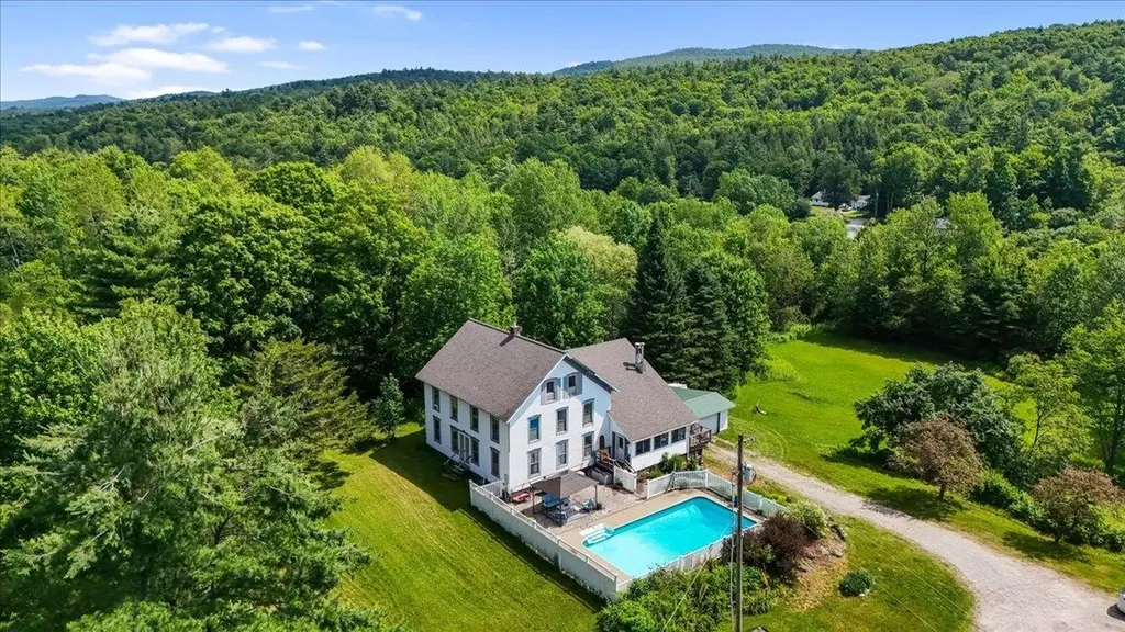 5 Black Dog Lane Underhill VT 05489