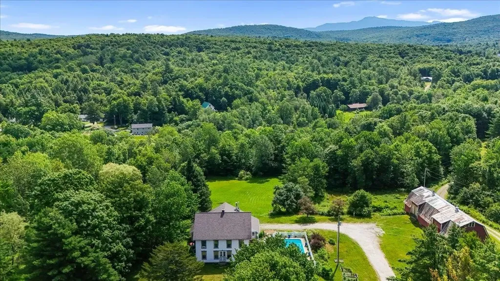 5 Black Dog Lane Underhill VT 05489