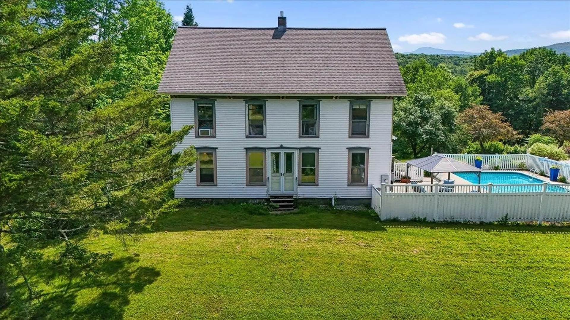 5 Black Dog Lane Underhill VT 05489