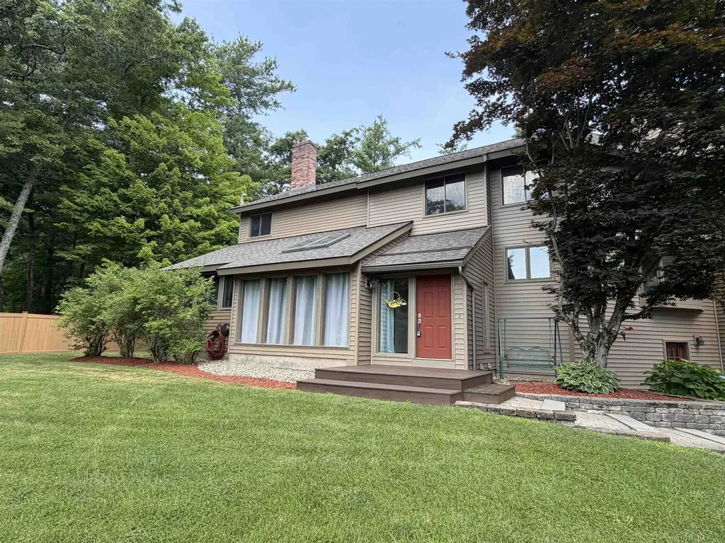 18 Windsor Boulevard Londonderry NH 03053