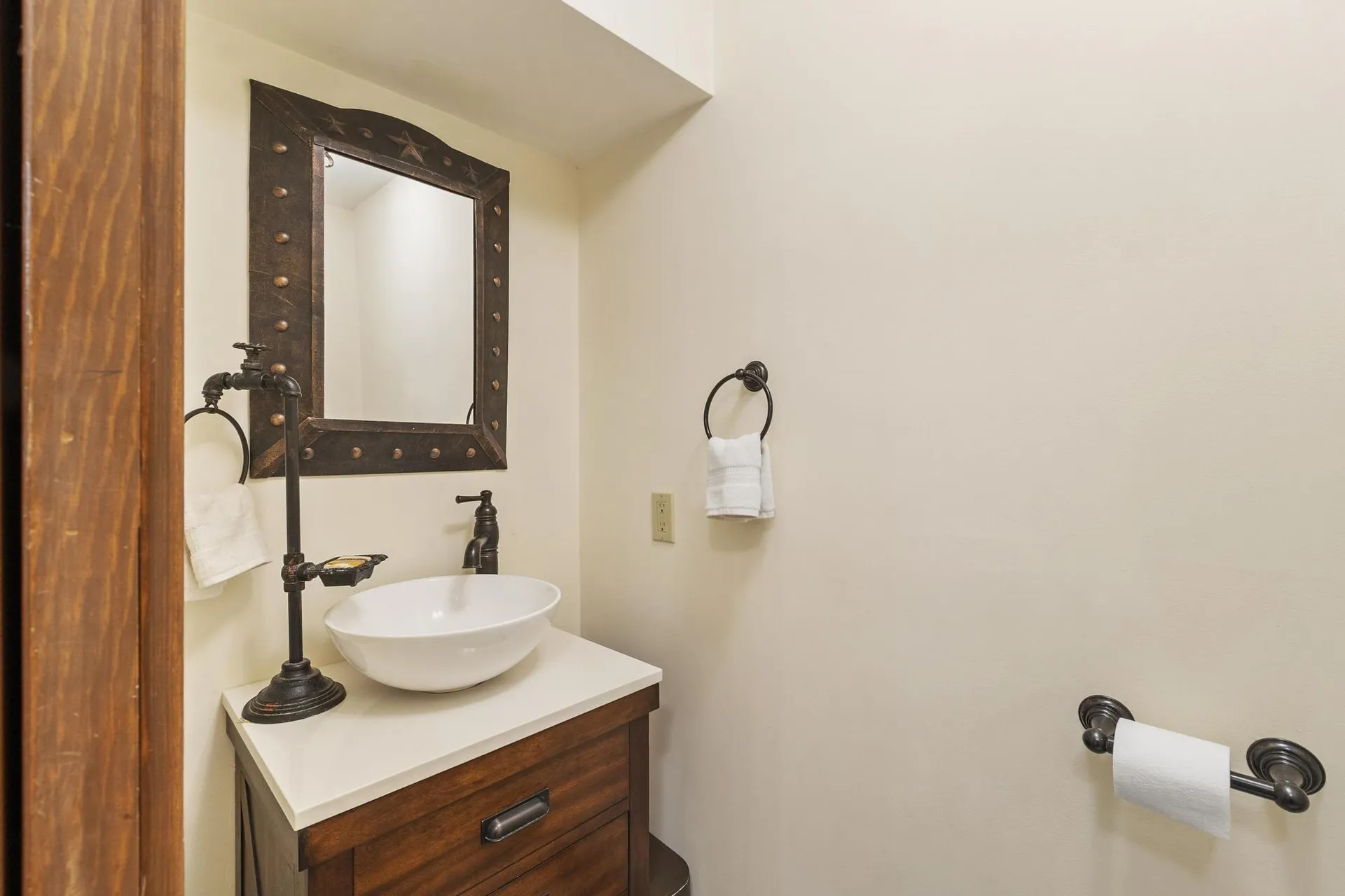 18 Windsor Boulevard Londonderry NH 03053
