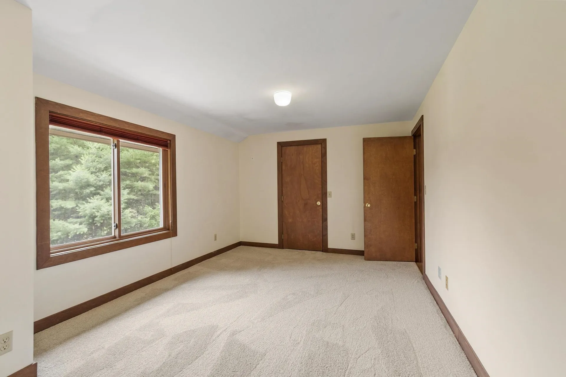 18 Windsor Boulevard Londonderry NH 03053
