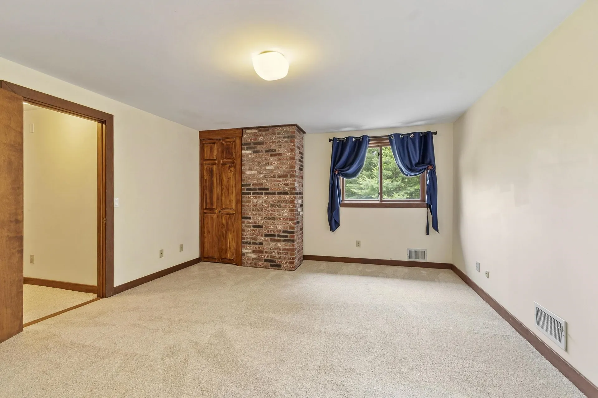 18 Windsor Boulevard Londonderry NH 03053