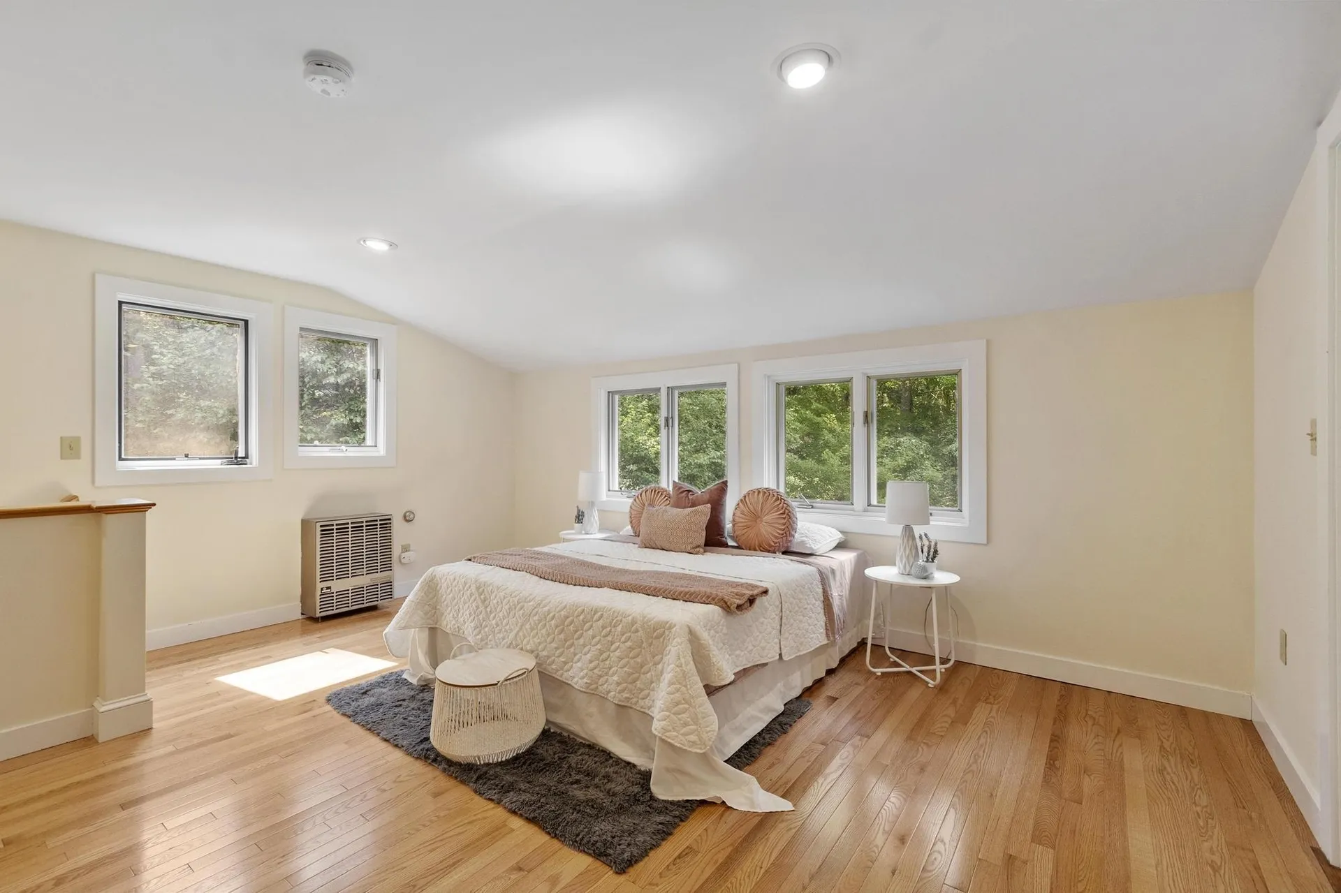 18 Windsor Boulevard Londonderry NH 03053