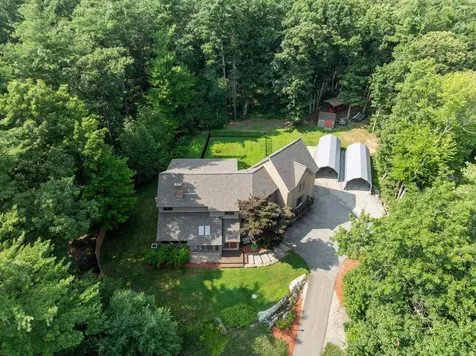 18 Windsor Boulevard Londonderry NH 03053