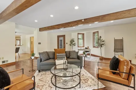 18 Windsor Boulevard Londonderry NH 03053