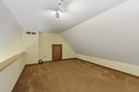 18 Windsor Boulevard Londonderry NH 03053