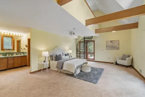 18 Windsor Boulevard Londonderry NH 03053